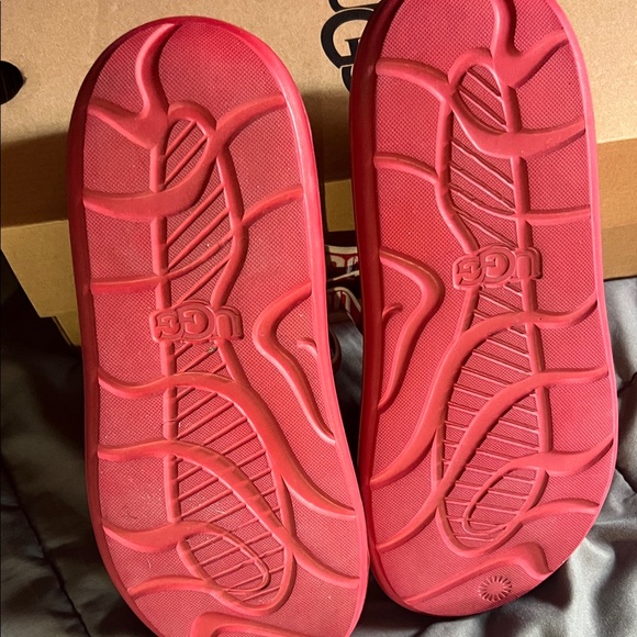 UGG  Bold Red Slide Sandals - Picture 4 of 5